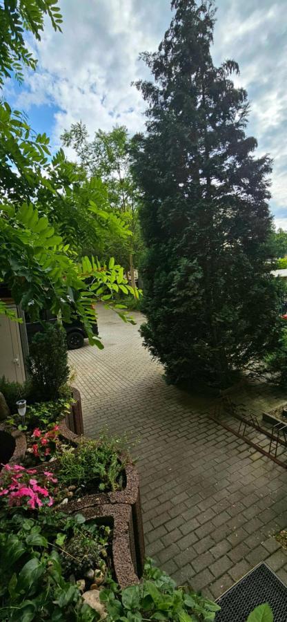 Johnis Fewo, Naehe Stadtzentrum - Uni In Sehr Ruhiger Lage Mit Terrasse Und Eigenem Parkplatz Cottbus Exterior photo